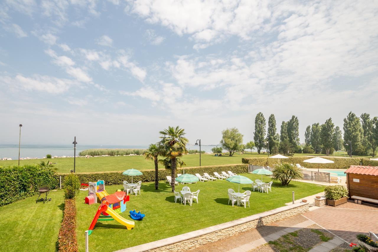 Appartamenti Residence Tulipano Сірміоне Екстер'єр фото
